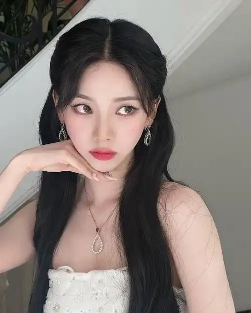 演员感美人#230525【图片】katarinabluu 363136更新我爱ins!