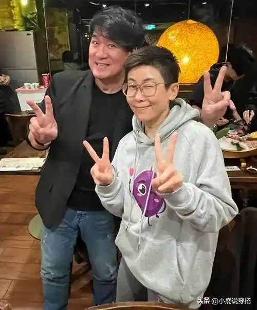 周华健父子同框像兄弟!