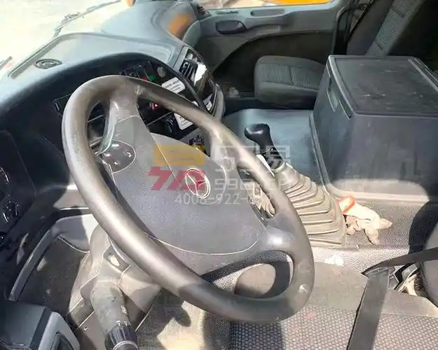 2013年三一奔驰56米泵车