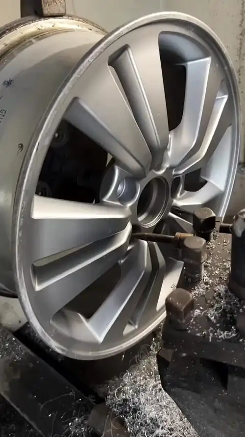 本田雅阁轮毂氧化耐看怎么办?轮毂拉丝修复让轮毂焕然一新!-度小视