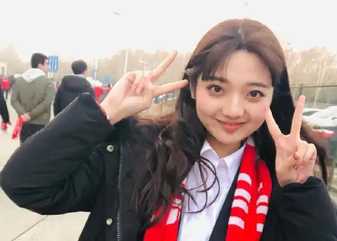 快乐星球冰柠檬长大了24岁肤白貌美大长腿不输当红小花