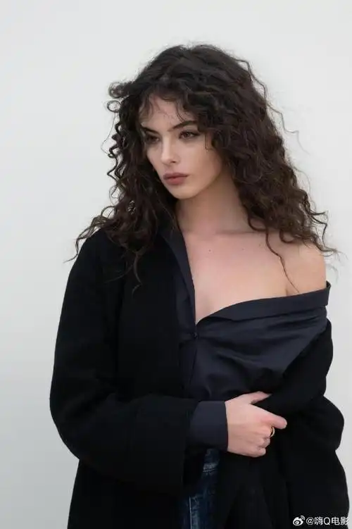 deva cassel#attends the dior show during pfw in paris, france