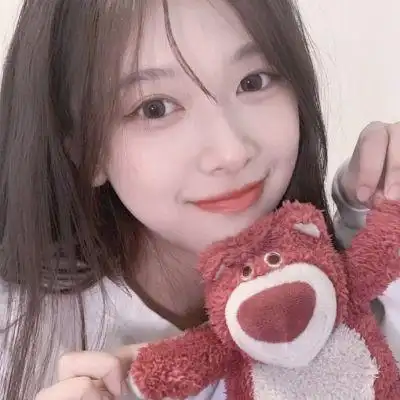 笑容甜美的女生头像在用最美的方式展现自己