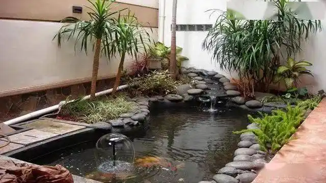 收藏实用又美观40款有设计感的鱼池庭院案例