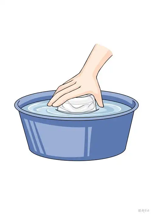 杯子被垂直放入水中后,杯内的空气无法逸出,被水不断压缩,气压不断变