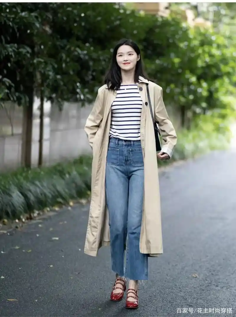 时尚穿搭:女人穿牛仔裤搭配什么上衣最好看