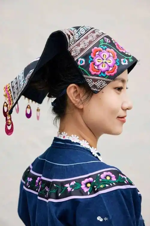 黔中游 | 来,带你领略贵州布依族风情_蜡染_服饰_佚名