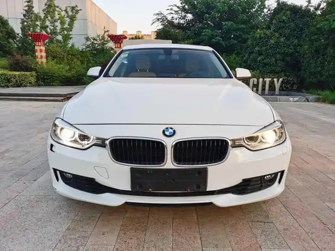 2013年9月宝马 宝马3系  2013款 320i 时尚型