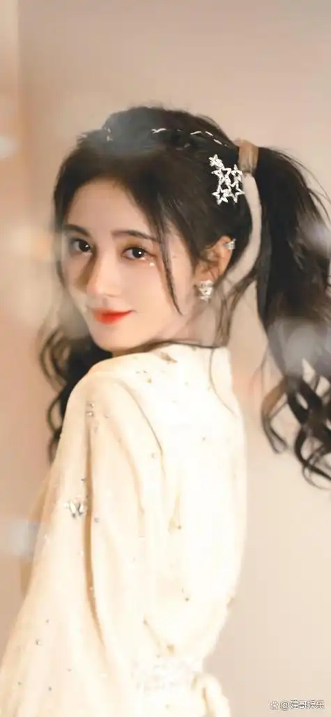 刘亦菲与鞠婧祎,颜值与才华的巅峰对决,谁是你的心头好