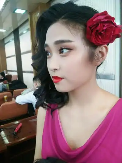 cynthia 婚礼造型发型集锦微信:25274969