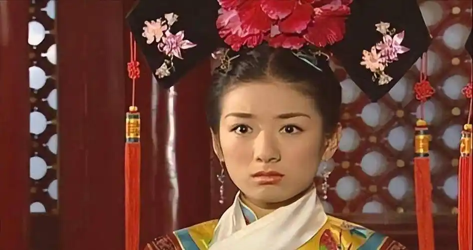 昔日闻名的"双黄大战",如今一个成独立女强人,一个