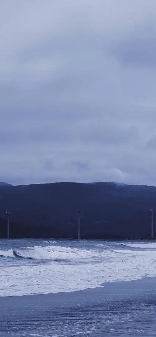 手机壁纸|深蓝色系|雾霾|月色|海浪