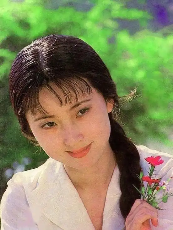 看了陈晓旭的生活照,终于知道她为啥能演"林黛玉"了!