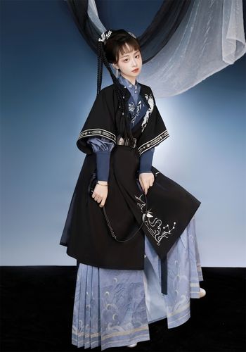 勾陈汉元素原创改良汉服风衣日常汉服黑色国风外套明制马面裙套装