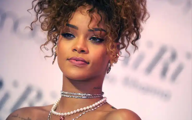 【蕾哈娜】rihanna - california king bed(音乐现场)