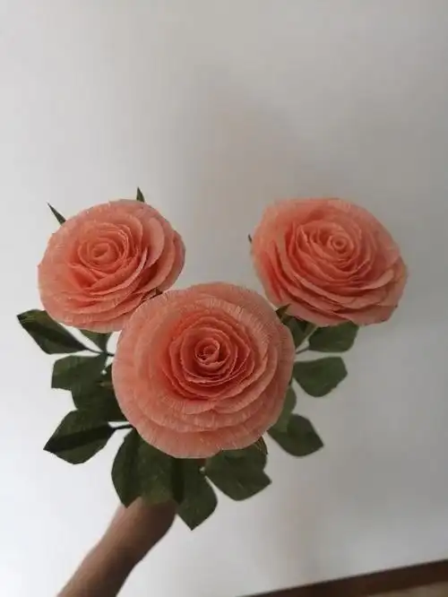 手工皱纹纸玫瑰花07