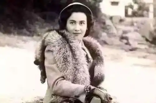 细数赌王原配黎婉华受到的四次重大创伤,惨到直呼上天不公