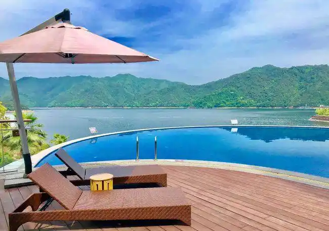 杭州惊现海景270无边泳池刷爆朋友圈