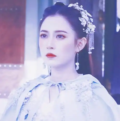 〈陈钰琪-头像〉