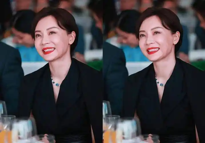 陈数真的没法低调,一身黑西装配上钻石项链,一看就是大佬气派