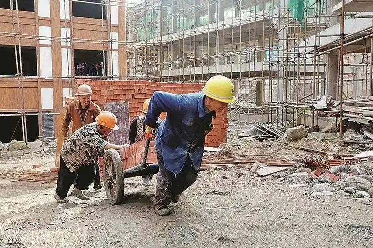 父亲节致敬那些在工地上辛苦工作的父亲们节日快乐