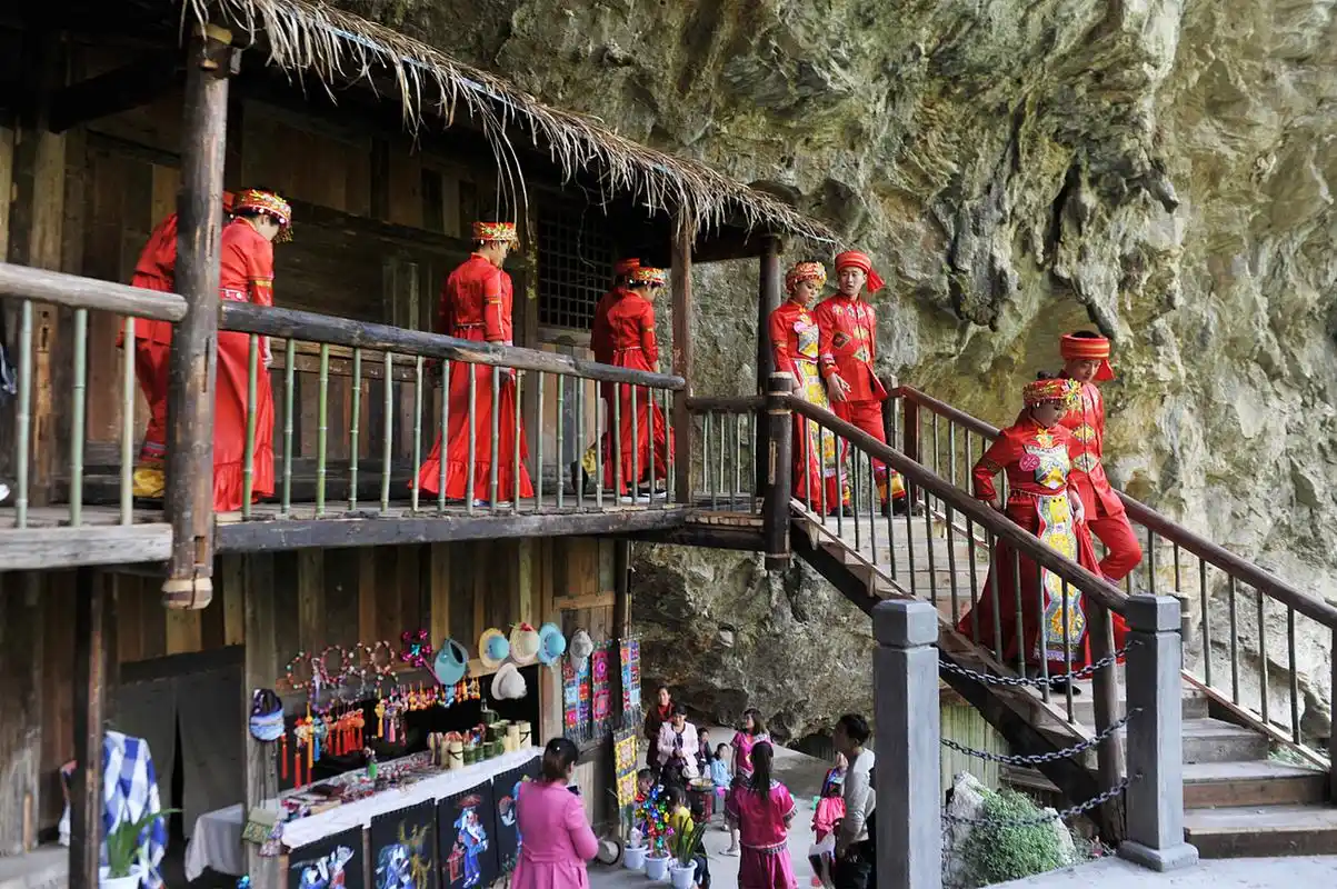 夏日湘游记# 湘西苗人谷景区位于湖南省湘西土家族苗族自治州,是腋鲻