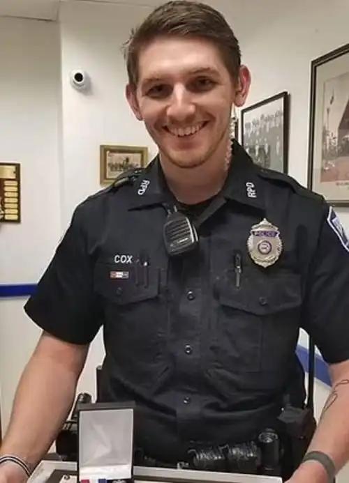 美国两名警察曾在阿富汗服役受到心理创伤无故虐杀豪猪被判入狱