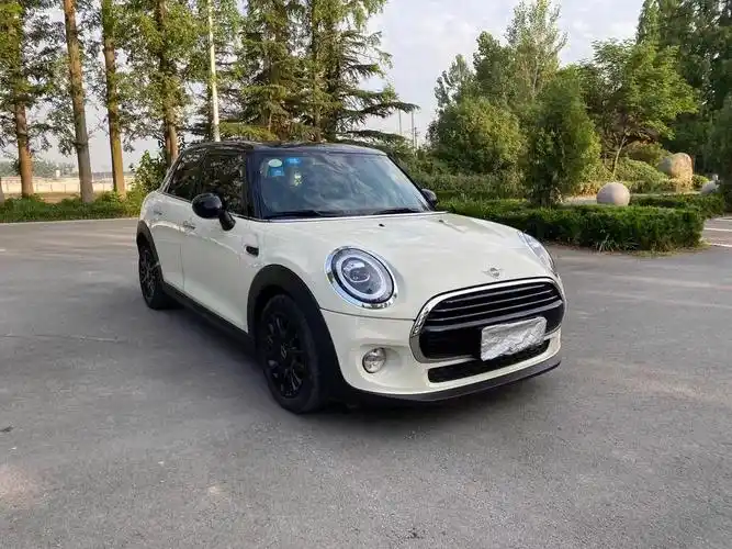 宝马minicooper五门赛车手版