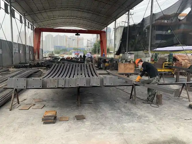 6,隧道型钢拱架冷弯加工制作.