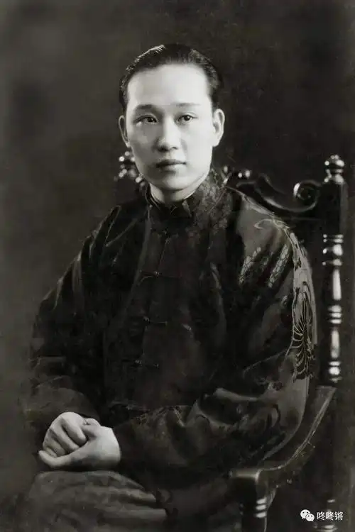 荀慧生先生(1900—1968)荀慧生,早年艺名"白牡丹".