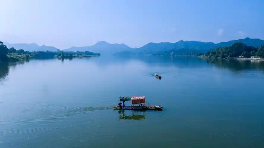 水天一色2020年摄于韩江归湖段