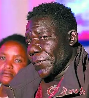 津巴布韦男蝉联"最丑先生"