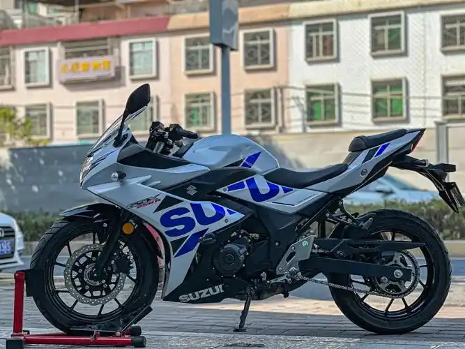 品牌:铃木gsx250 年份:21年 行驶: - 抖音