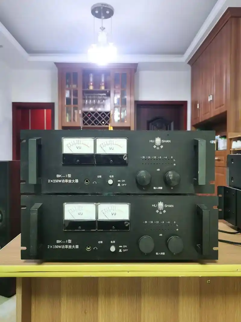 湖山功放2台,m国迪高功放1台.湖山bk-1功放2×250w - 抖音