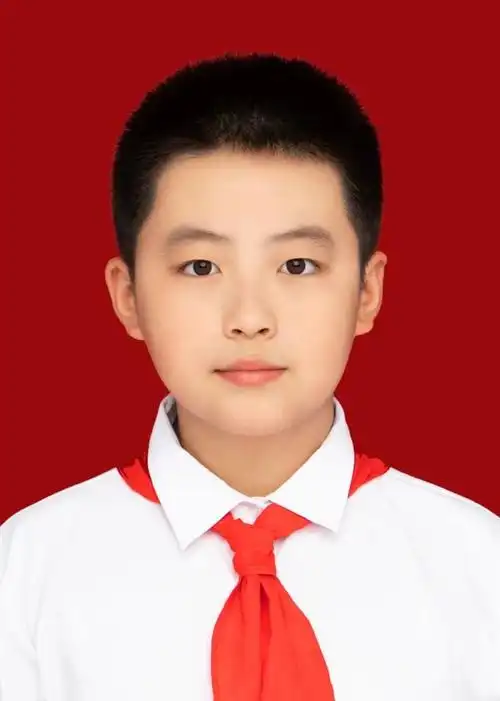 胡梓浩胡梓浩,男,汉族,2011年8月出生,南昌市北湖小学五年级学生