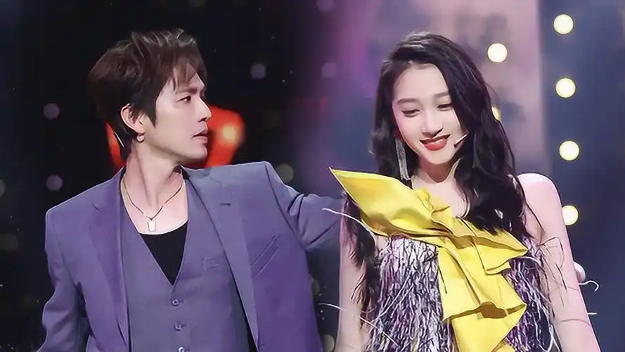 钟汉良关晓彤《处处吻》,满屏的性感大长腿