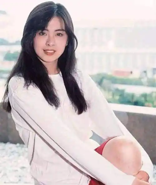 93年,林建岳母亲登报说王祖贤:我就当儿子花2000万叫了只_香港_女明星