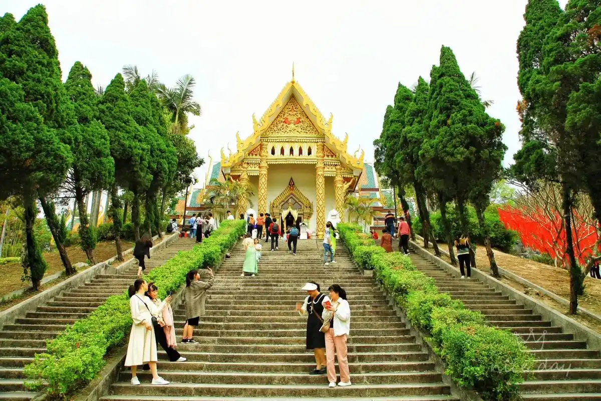 景点打卡 #现场实拍 #假装在泰国旅游萨瓦迪卡#到此一游  - 抖音