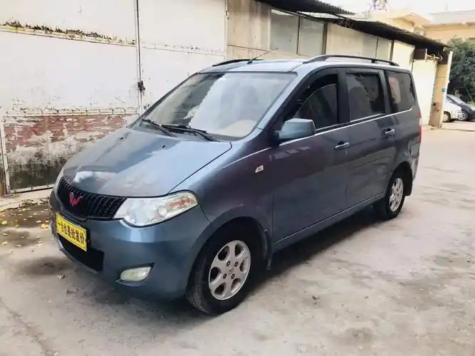 车辆图片拿下2012年9月五菱宏光1.