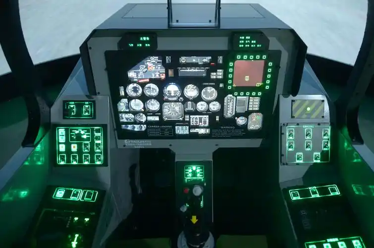 能够为飞机驾驶者提供高度逼真,深度沉浸感的视觉体验,高仿真飞行座舱