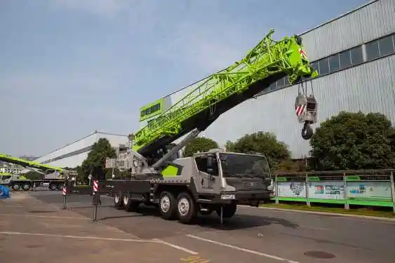 中联重科ztc550h汽车起重机图片