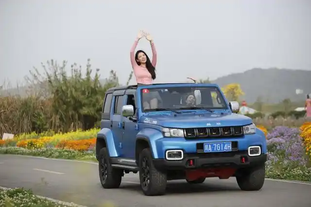 城市,越野两相宜,颜行一致,bj40刀锋英雄柴油版平添生活色彩