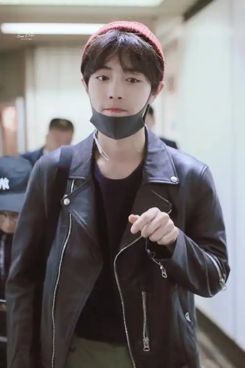 肖战##肖战穿皮衣了