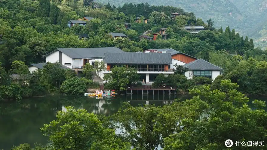 开元酒店分布也比较了解选择了建德富春开元芳草地与千岛湖开元度假村