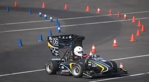 赛车2020中国大学生方程式汽车大赛举行