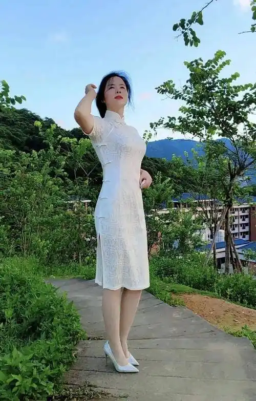 40岁丰腴女人腰细肥臀,身材如少女!_大姑_阳光_魅力