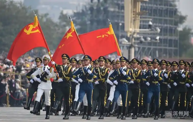 10月1日,庆祝新中国成立70周年阅兵盛典在北京举行.