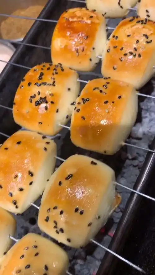 家乡特色美食#炭烤奶香小馒头