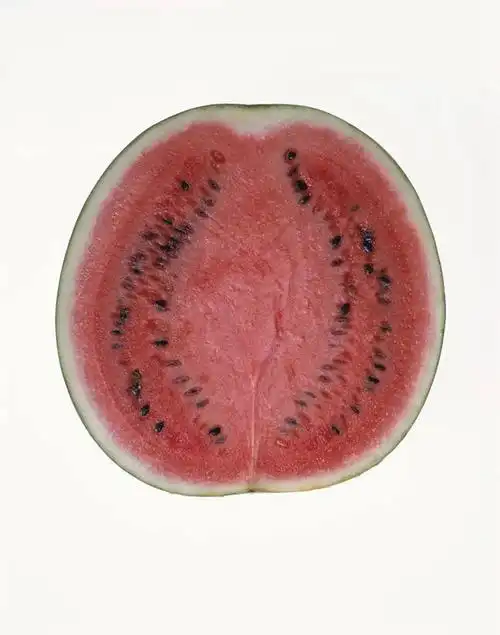 室内,特写,白天,白色背景,正面,西瓜,水果,切开,新鲜,生食,食品,果实