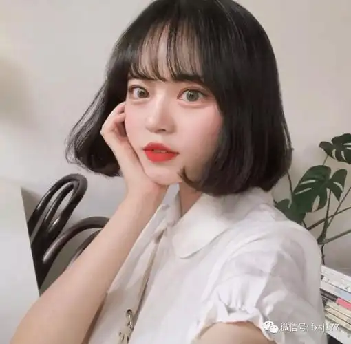 学生可爱内扣短发